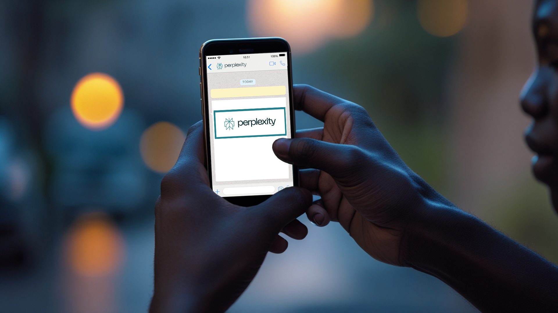Le fact-checking renforcé grâce à la collaboration entre WhatsApp et Perplexity